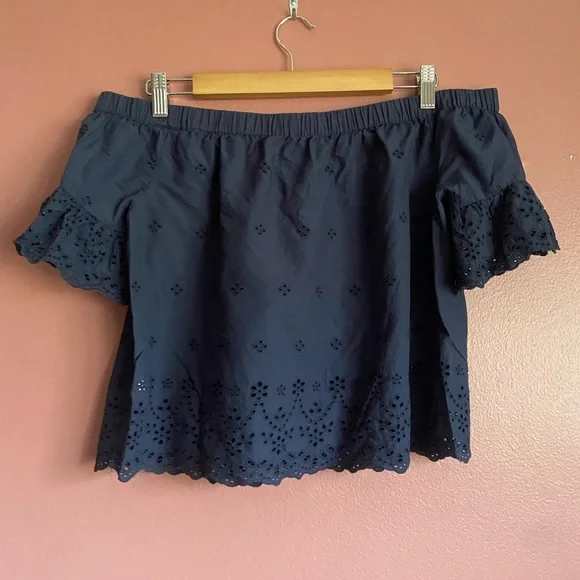 Madewell off the shoulder eyelet top L - Picture 2 of 4